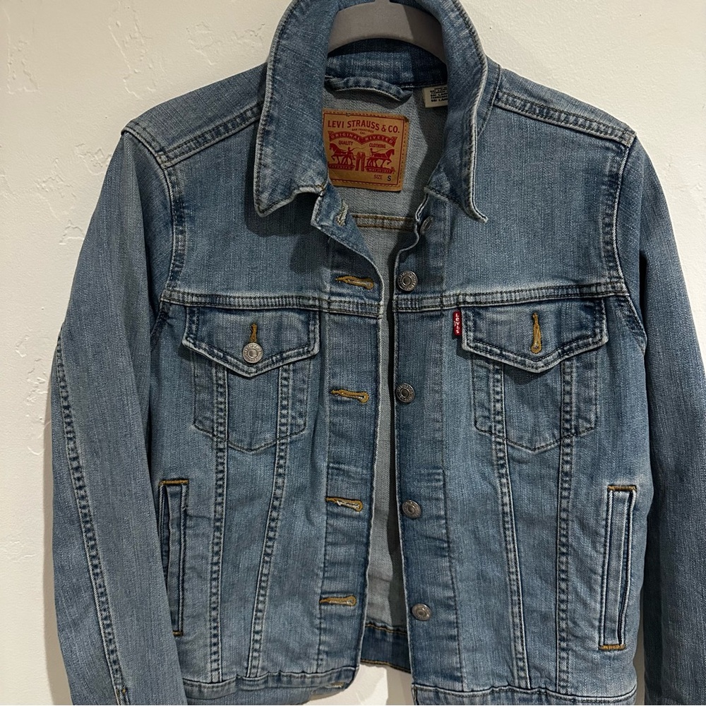 Levi's Women’s Blue Denim Jacket Size S